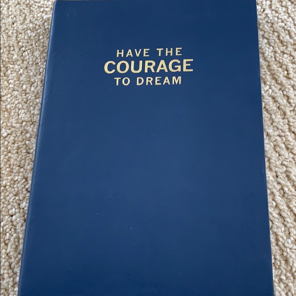 🆕 Have the courage to dream notebook